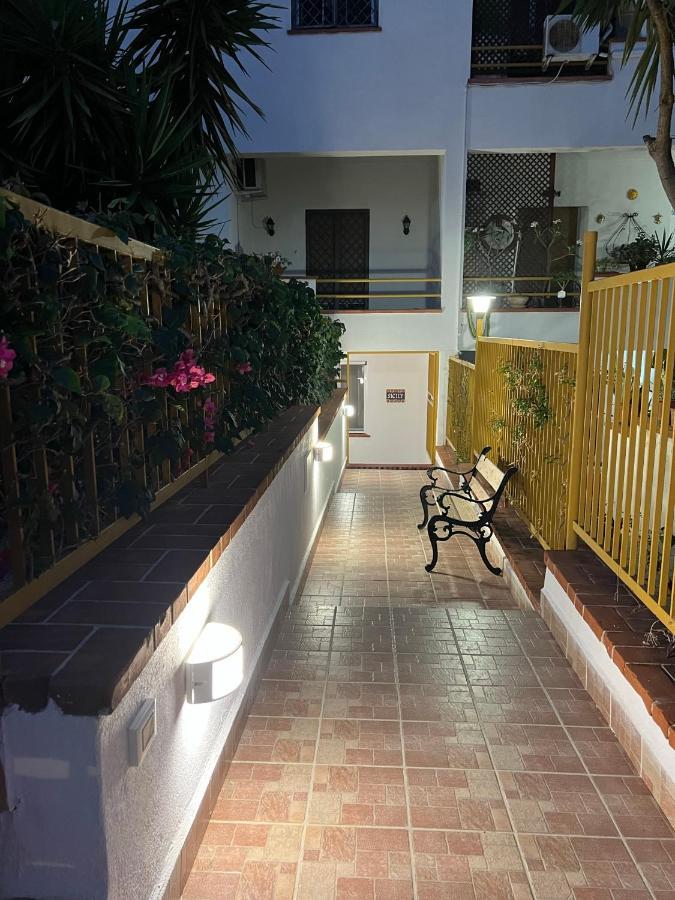 Trentuno Mondello Apartments Bagian luar foto